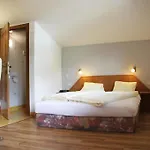 Haus Katharina Апартаменты Капрун