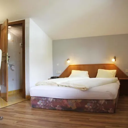 Haus Katharina, Summercard Included 아파트 카프룬